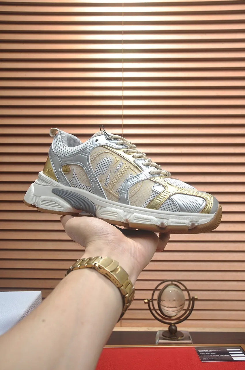 Men's shoes 💰: 640💶 (couples model) Brand: Dior (Dior) Standard code: Women's code 35-40. Men's code 38-44 (45 customized) Grade: Same as the official website Material: Top-quality original cowhide stitching Original wear-resistant and lightweight outsole Style category: Fashionable casual shoes Distinguished luxury brand elements top luxury Color: Actual picture color